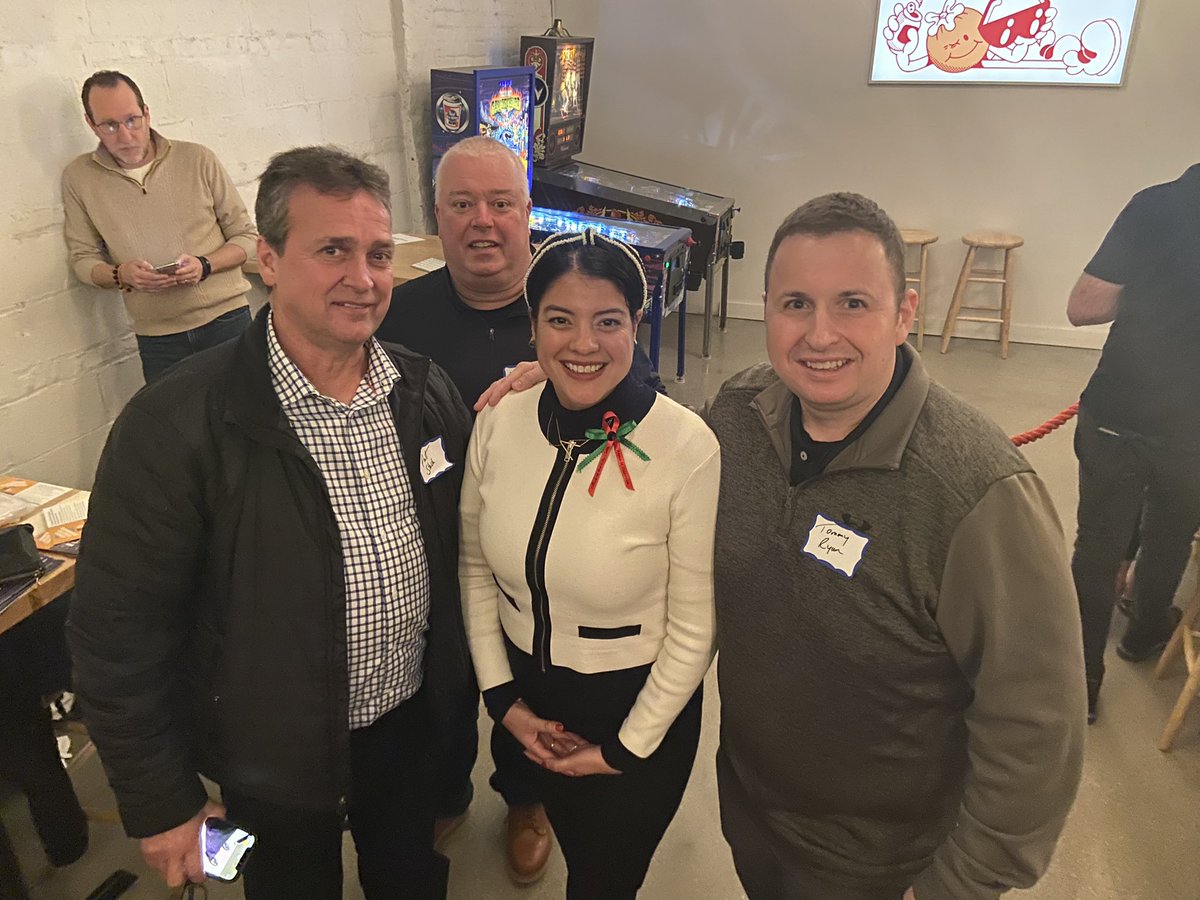 #local13 members Pat Stack, Ken Zochowski, and Thomas Ryan III attended an event with Chi City Clerk <a href="/AnnaValenciaIL/">Anna Valencia</a> 
Thank you Anna for your longstanding support of Carpenters and working families!