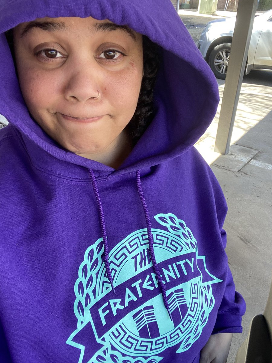 _MsBomb_'s tweet photo. @ThottiePippen_ @The_Frvternity Thasssss crazyyyyy https://t.co/tv2jkU3oDc