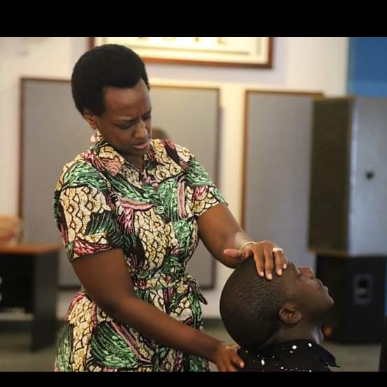 Mark:16:18, Jam:5:14-15 pastor patience M7 Rwabwogo spirit lead woman laying hands and praying for people fulfilling the great commission of God's kingdom as commanded by the Lord Jesus Christ of Nazareth. We are blessed to have the daughter of the president preaching the gospel