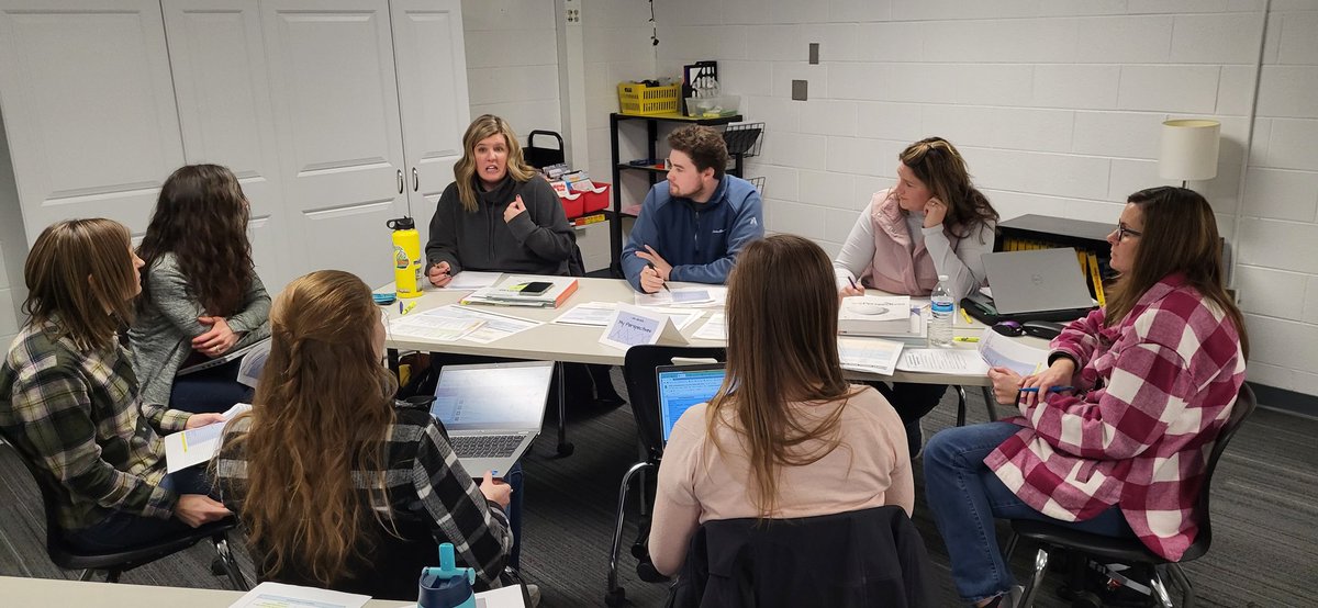 lietuvagirl49's tweet photo. 6th Grade Collaborative Teams reflect on new, adopted curriculum; 7th and 8th grade Collaborative Teams reflect on Pilot Curriculum. RPS values process and all teachers having a voice. @NRMSrampride @SolutionTree
#collectiveefficacy #solidTier1 #guaranteedandviablecurriculum https://t.co/eXK2VCjDm3