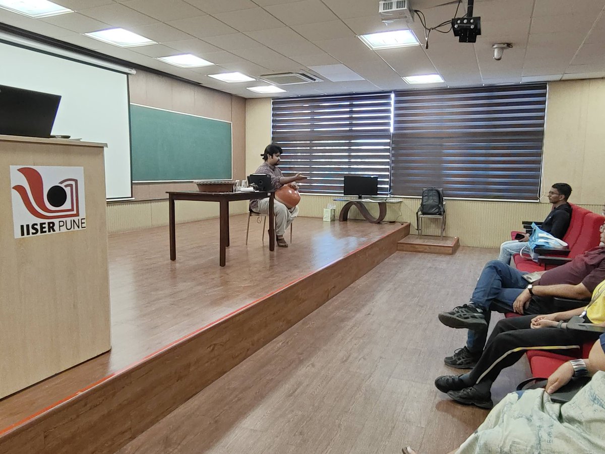 What an exciting evening at the student exhibition- Ripples -with student artwork, science demonstrations, looking at water under the microscope and celebrating water through music.

Associated with the project on Development of Water Classrooms
#centreforwaterresearch #tesfindia