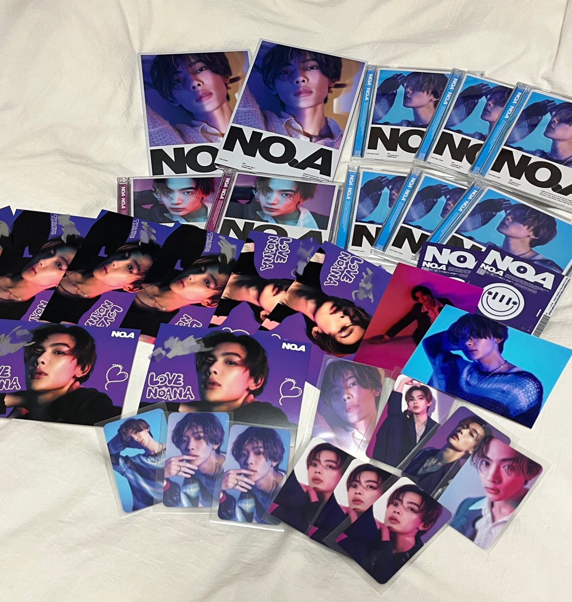 N0A3l3's tweet photo. NOAくんのアルバム届いた〜💜

NOAくんのサインNの所がニコちゃんになってるんたけど一枚だけハ��トだった❕❕ラスト1枚の特別バージョンは当たらなかったけどこれも結構特別なものだよね（ ;  ; ）💞
25日のサイン会も当たったし幸せすぎる、、、
@noamusic_japan 

#NOAナンバーエー #NOA #NOANA https://t.co/HEbMjdwycy