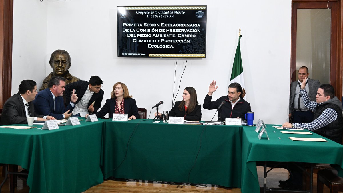 ChuchoSesmaPVEM's tweet photo. Celebro la aprobación del dictamen por el que ratificamos por cuatro años más a @mariana_boy como titular de la @PAOTmx. 

Enhorabuena procuradora tu ratificación es resultado de tu gran desempeño. Confío que podamos fortalecer más a la Procuraduría. https://t.co/JWmfxSI6li