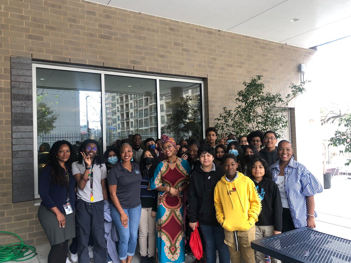 Aj_proexplore's tweet photo. ALERT! A Project Explore &amp; AVID collabo! ALERT!
I partnered with the best AVID instructor in the business, Ms. Gordon. We brought @FondrenMS_HISD  7th graders to see "The Wiz" @ @HSPVA. The show was great and so were the students to take time giving great advice afterwards! https://t.co/yKlSjIwR0C