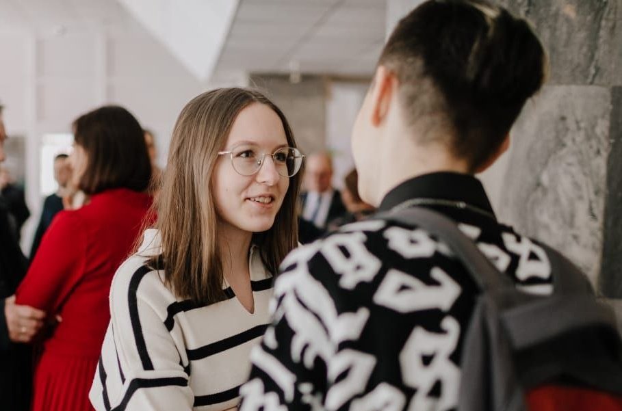 были мы значит в кино с Владом
успели нас заснять)))