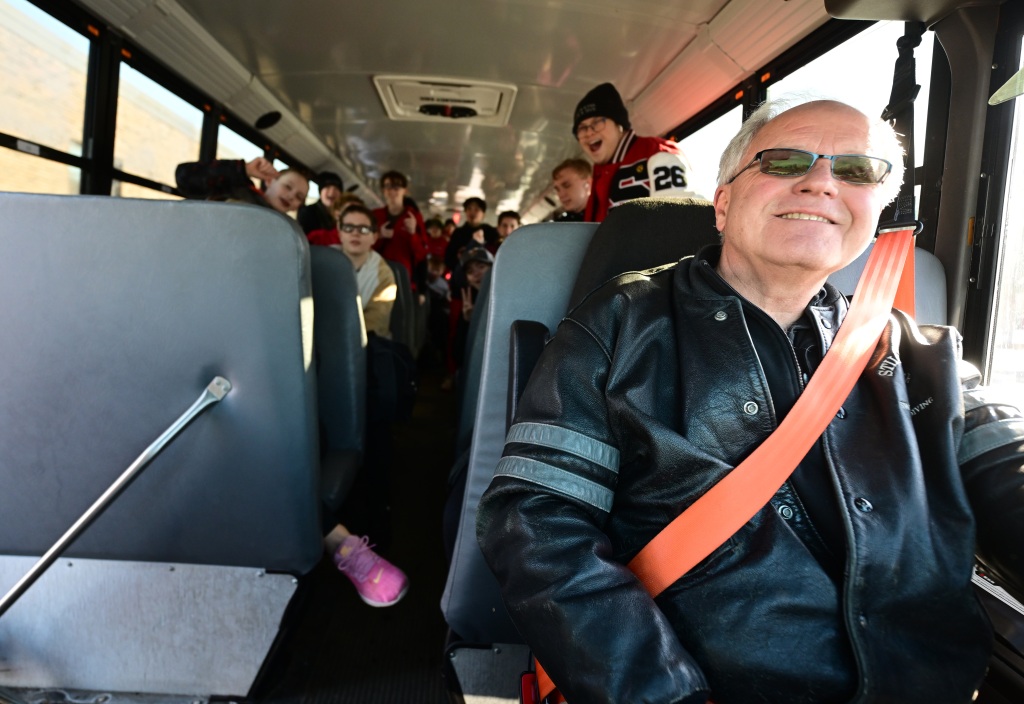 PioneerPress's tweet photo. Bus drivers were hard to find, so Stillwater swim coach Brian Luke took the wheel https://t.co/lWn19lFe1R https://t.co/3Cs7WIJkjt