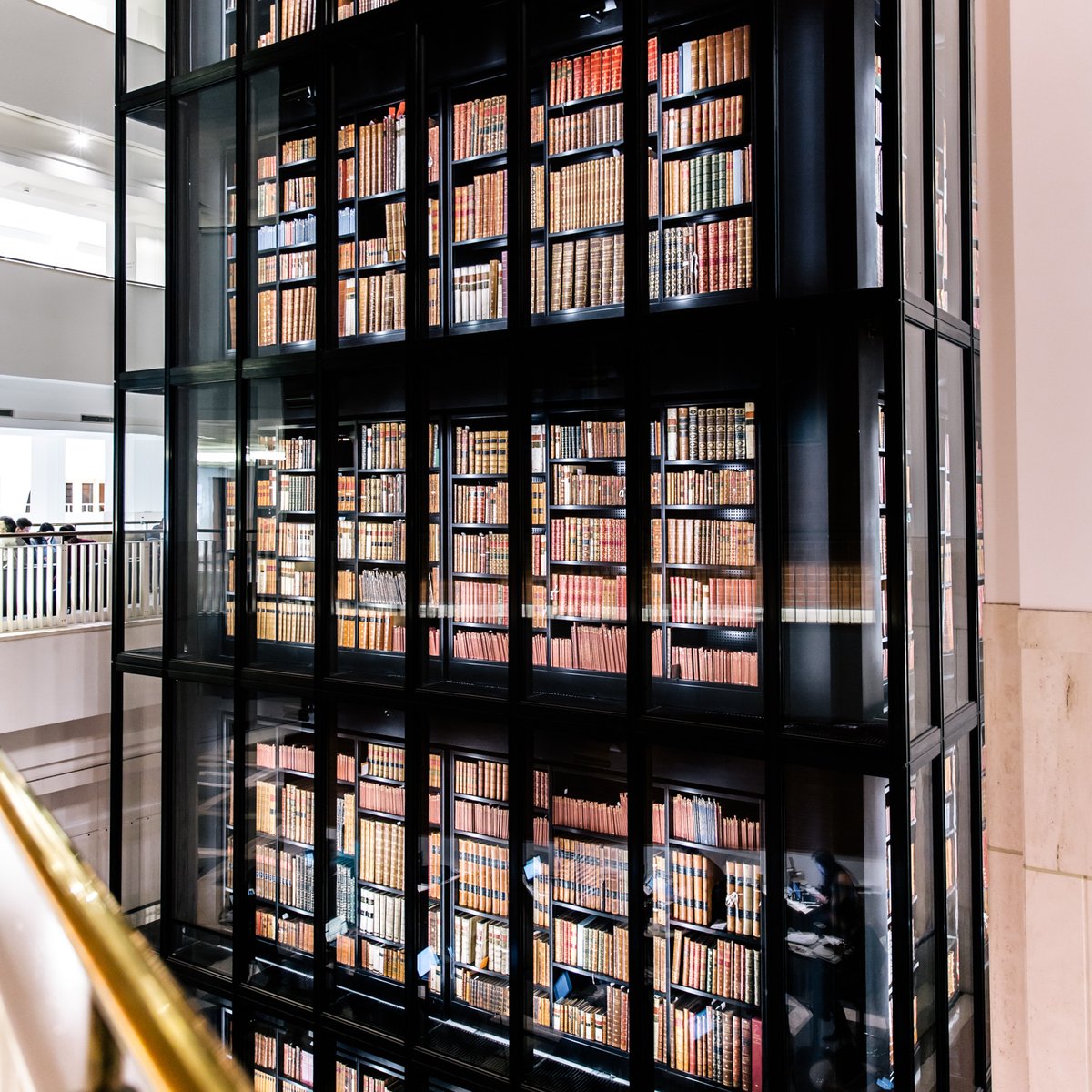 Today we’re sharing the most borrowed book titles from UK Libraries in 2021/22, which includes the likes of <a href="/richardosman/">Richard Osman</a>, <a href="/AnnCleeves/">Ann Cleeves</a> and Kazuo Ishiguro.

What’s been your favourite book you’ve borrowed from your local library this past year?

👉bit.ly/3KnBpDb