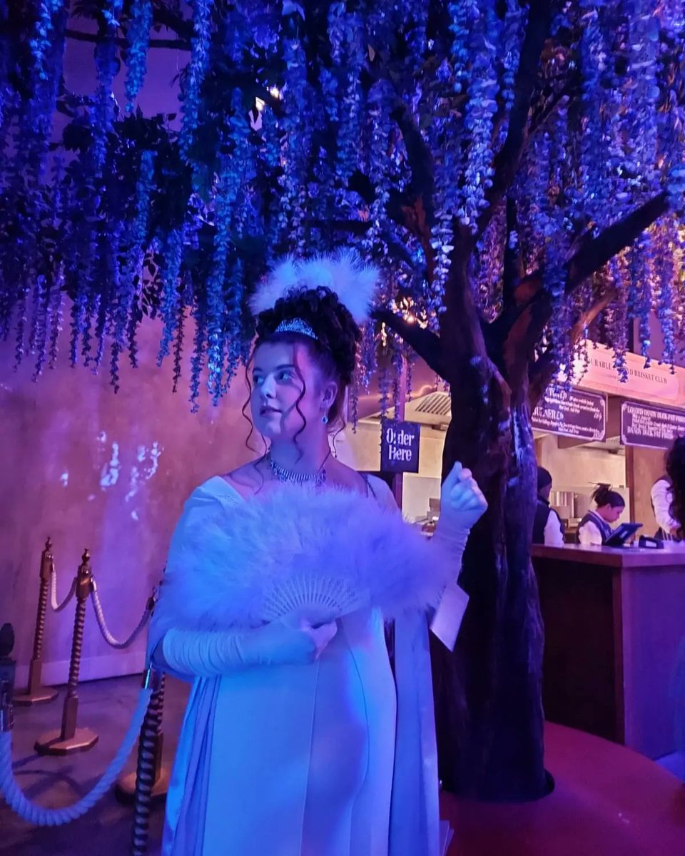 itsrxchellouise's tweet photo. @secretcinema This costume literally made me feel like a real life bridgerton 😍😍 #secretstyle https://t.co/PBgWV1XgRQ