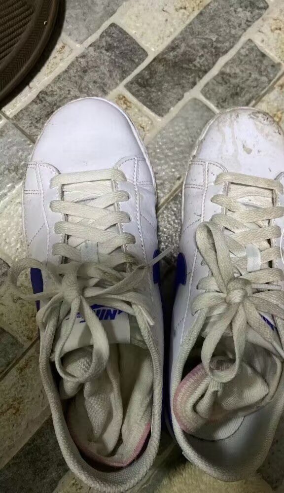 PixelLds's tweet photo. 跟扫了一个清纯的小姐姐，没想到真的扫到了绝品

#恋足 #扫楼 #原味 #原味棉袜 #原味鞋子 #恋足癖 #女孩美脚 #女孩鞋子 https://t.co/jlM5xg6Pd8