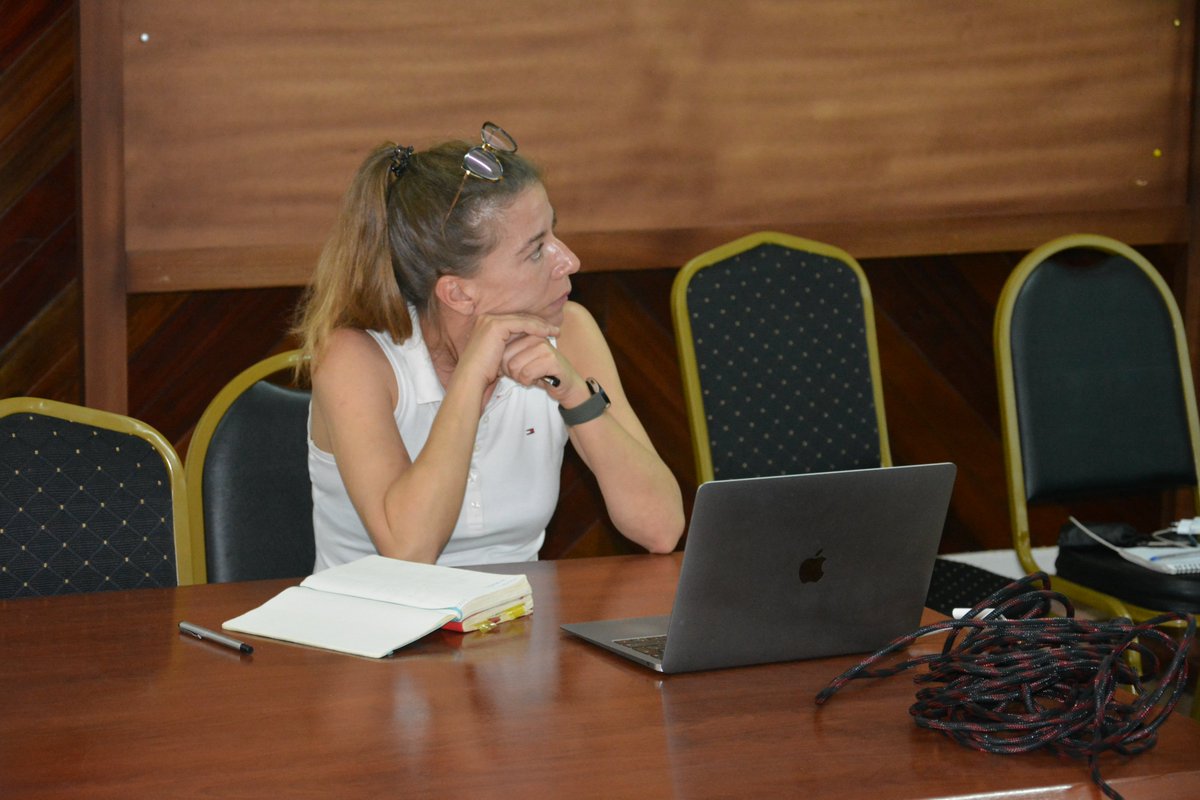 SiteAnrsCmr's tweet photo. Conférences #SiSOC Ep.2 An.2023
Une vingtaine de participants
2⃣intervenants
- @MarieVarloteaux, @SiteAnrsCmr
- Marius TCHASSEP, pédo psycho clinicien
Valeur ajoutée de leurs projets de recherche dans l'amélioration de la prise en charge des enfants et ado #VIH+
Vidéo à venir. https://t.co/iIpviGf0g3