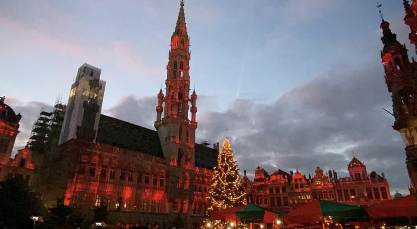 Juliarodri90's tweet photo. ¿Vas a ir próximamente a Bruselas? Aquí te dejo una guía por si te puede ayudar. ¡No te olvides de probar los gofres!
https://t.co/PAHrH096ix https://t.co/hxZnIJ6POs