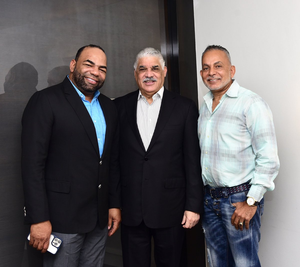 MiguelVargasM's tweet photo. Agradecido de recibir la visita de Raul Lara, precandidato a senador en Baní junto a Soto Mayor, enlace de la provincia Peravia. https://t.co/tsfNVzY6LJ