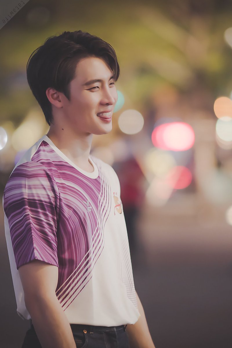 YouM34NLove's tweet photo. ไม่เคยวิ่งตามใคร .. เพราะส่วนใหญ่เรียกแกร็บ #Belovedfestival53ปีดีต่อใจ #Ch3Thailand #ช่อง3กด33 #แถลงข่าวฟุตบอล53ปีช่อง3 @m34nismind #MeanPhiravich #MeanTro https://t.co/wY0ZEHFSVA