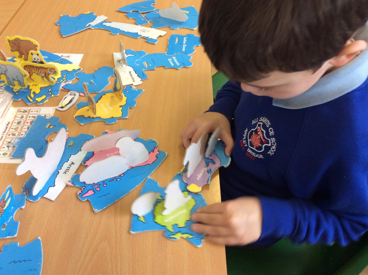 AppleySaintsCE's tweet photo. Super work today in #ABASY1! The children have been making maps and labelling the seven continents. #ABASgeo @WN6_Mums @ShevCommunity https://t.co/ZT3gY50uF4