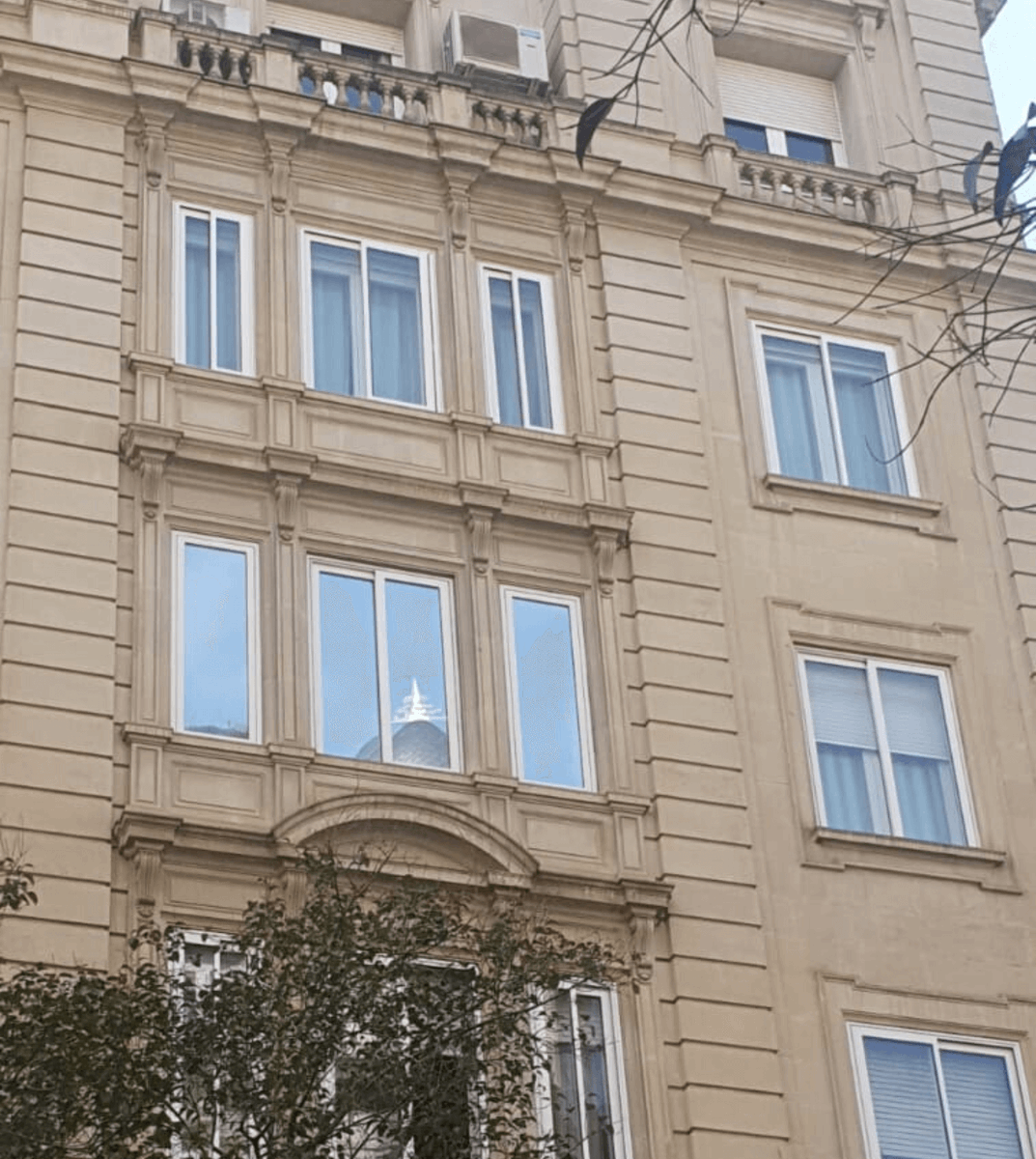 ISCLETEC's tweet photo. ✖️ASÍ, NO QUEREMOS BARCELONA

Con todos nuestros respetos, nos “hiere” ver bonitos edificios con inadecuados cerramientos.

🏢Vistamos Barcelona, sin ruido, sin frío, y con estilo.

Para más información en: https://t.co/67KaHzujZc https://t.co/zlwmCBszLW