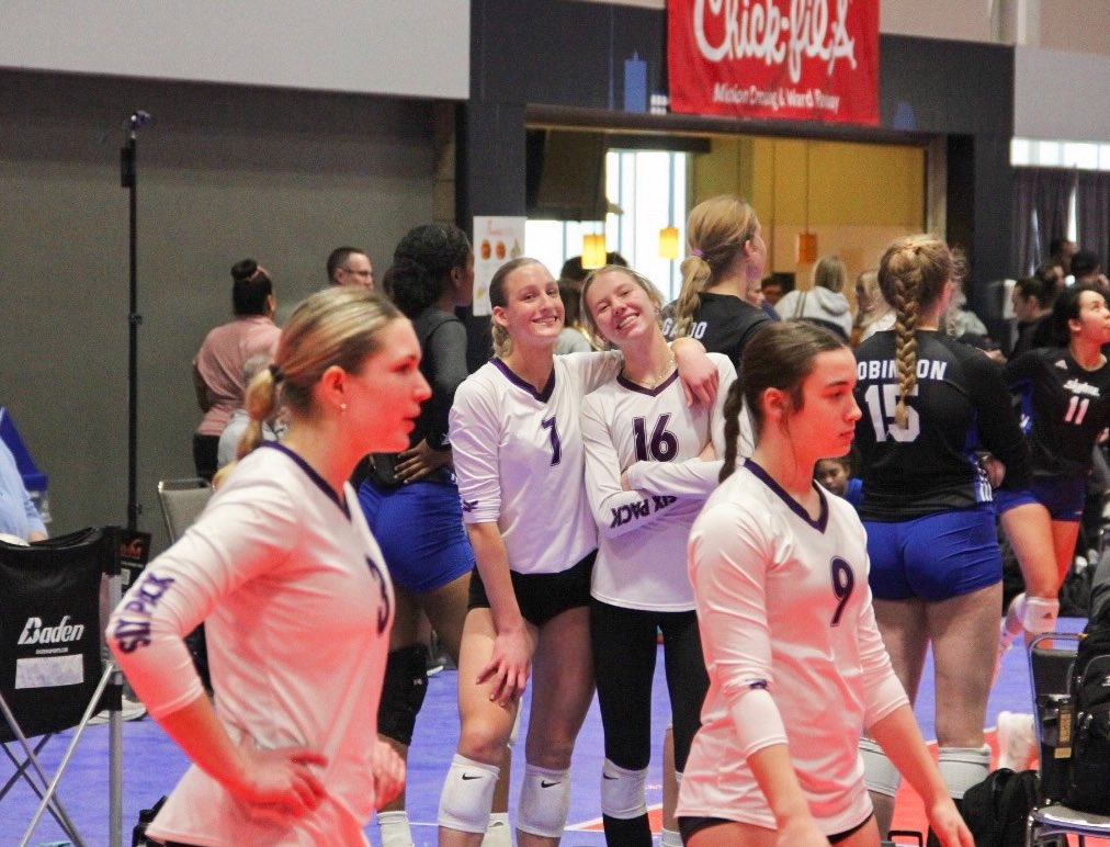 Kate_passmore2's tweet photo. NIT Triple Crown KC📍A highlight video from the weekend is attached! We were short some players and got to have some awesome 15’s play up with us last weekend, great experience! https://t.co/qmSagc3Kc8