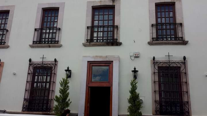 ZacatecasSectur's tweet photo. 🏨 |El pasado se hace presente con el estilo colonial de #Zacatecas, se encuentra el Hotel #CasaTorres. Su cuidadoso y contemporáneo diseño arquitectónico se complementa con los servicios de calidad, lo que hace de este sitio un hotel de gran clase.
#BienestarYProgreso. https://t.co/opUvYBiRTe
