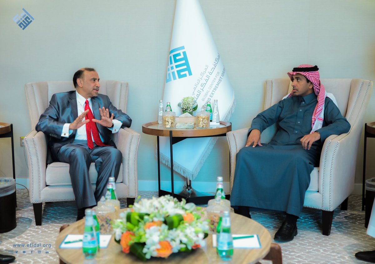 etidalorg's tweet photo. H.E the Secretary-General of #Etidal Center, Dr. Mansour Al-Shammari, received the Director of the UN Counter-Terrorism Center #UNCCT, Dr. Jehangir Khan. The meeting witnessed a discussion of many common issues to enhance efforts in combating extremist ideology.
@UN_OCT https://t.co/Xa6Q9codJi