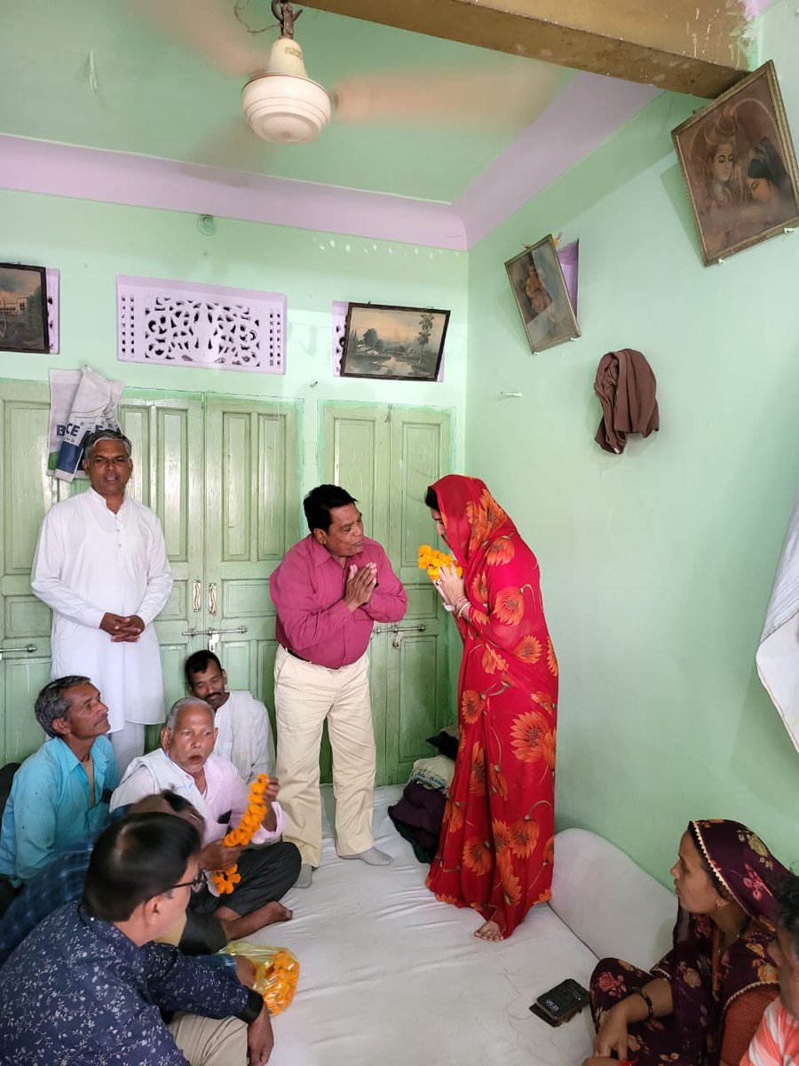 KumariRukshmani's tweet photo. AICC के सदस्य बनने पर #सामोद के  कांग्रेस कार्यकर्ताओं द्वारा स्वागत और सम्मान के लिए आप सभी को बहुत बहुत धन्यवाद। साथ ही मैं #हाथ_से_हाथ_जोड़ो अभियान की चर्चा की। 

#आपणो_चौमू #रुक्ष्मणी_कुमारी_चोमू https://t.co/dMhm9D0Q0Q