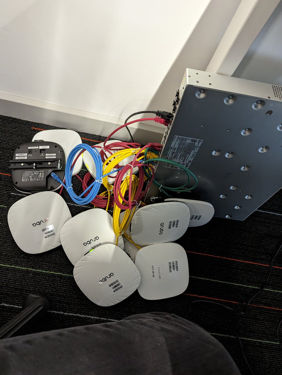 it_switchitup's tweet photo. Aruba instant on started with. Then had to hook more APs to link to Aruba Central. Healthy dosage of WiFi? https://t.co/fXlGxoJ19I