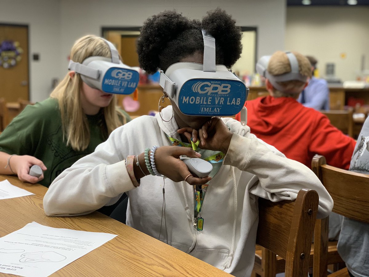 GPBeeBozz's tweet photo. Touring the @TelfairMuseums #OwensThomas house in #VR with #8thgrade #GAStudies students @BleckleySchools this week 🤩🤩🤩 Check out https://t.co/rWUSikuZdJ to explore @GPBEducation’s #Slavery and Freedom Virtual Learning Journey #GPBMobileVRLab #VRinEdu https://t.co/deXcvHMFTU