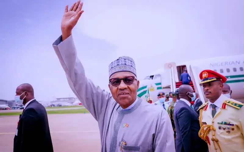 PulseNigeria247's tweet photo. If you run into Buhari at the airport on your way out of the country, what will you tell him? https://t.co/Blx8oVY1pC