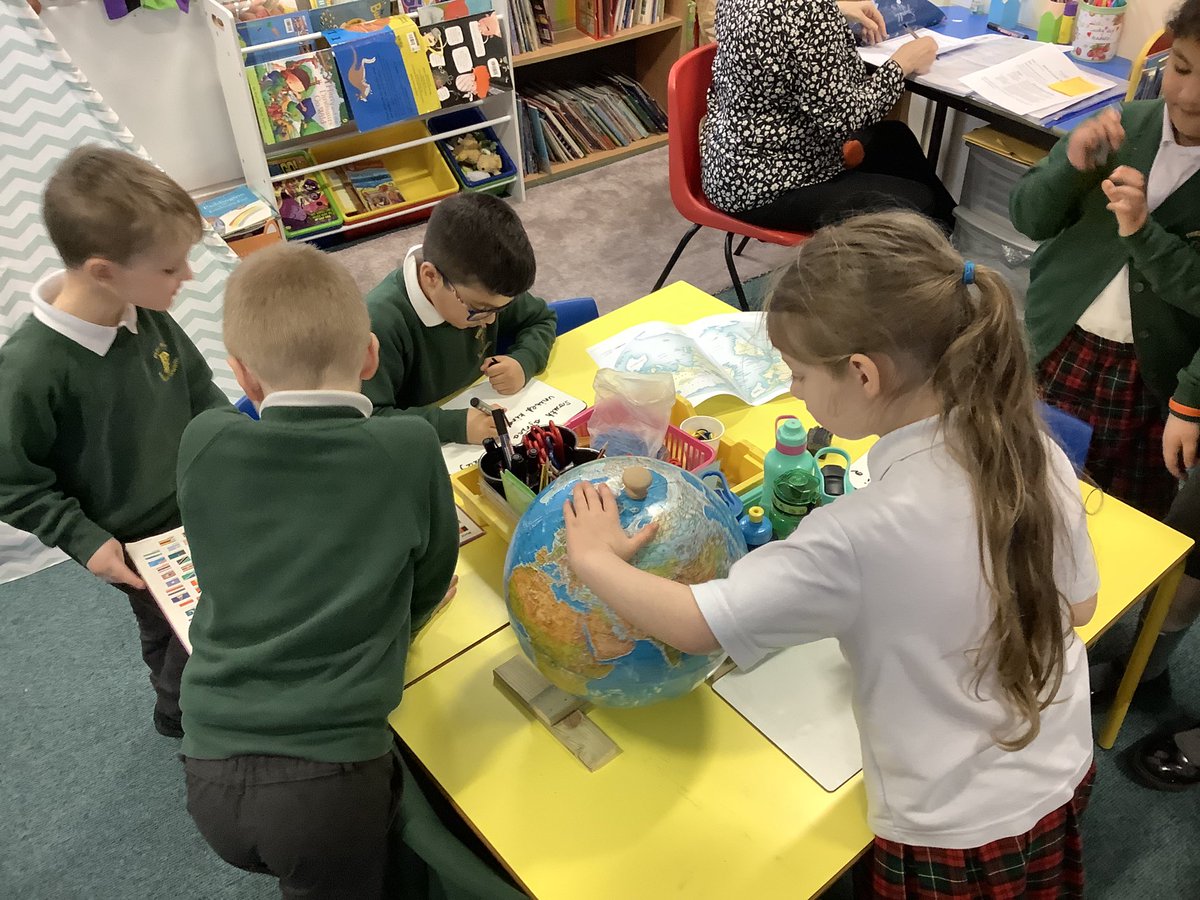 pp_accrington's tweet image. Learning about and locating hot and cold countries in Geography.
#asprirational #year1 #class6