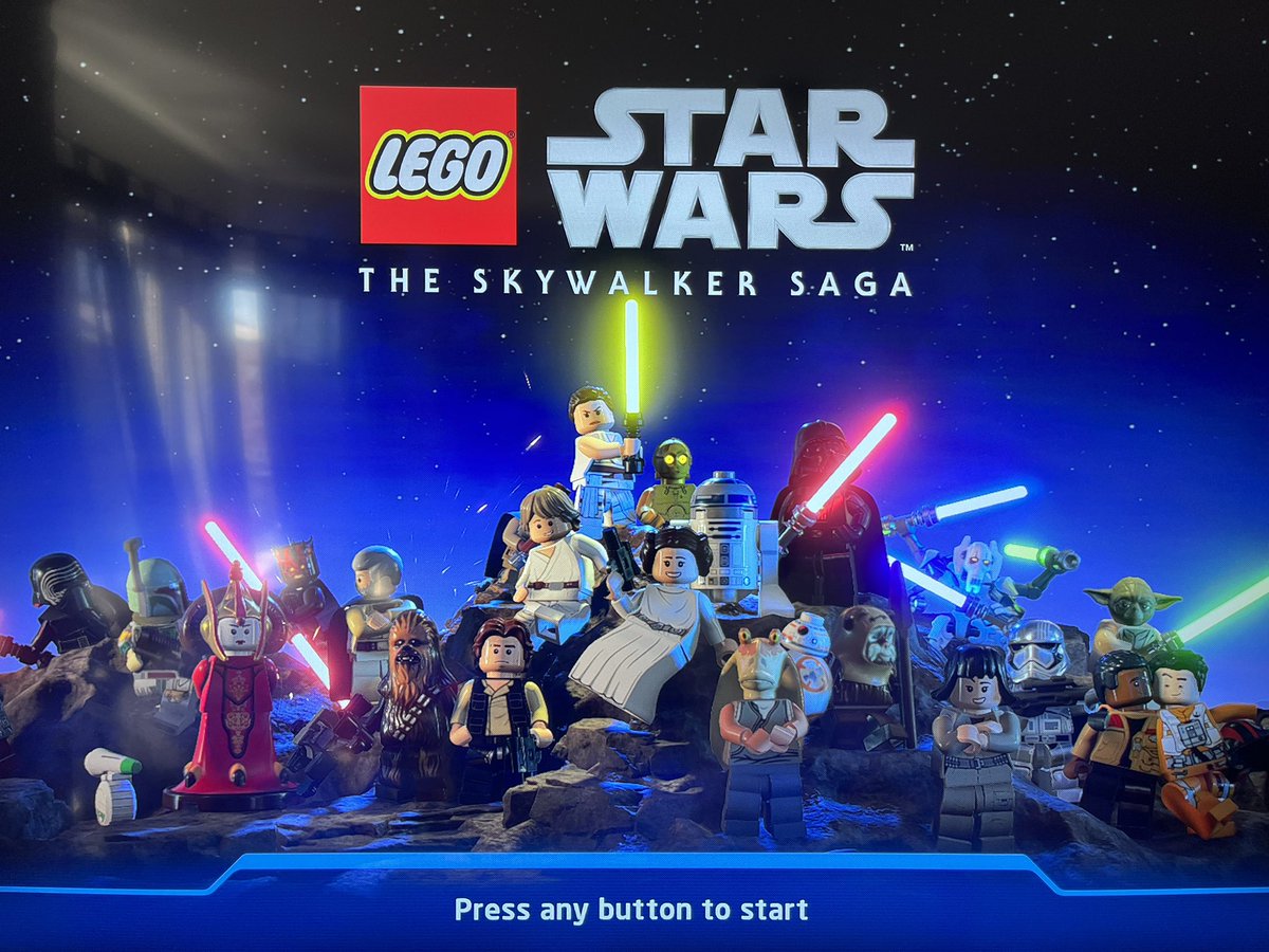 In a galaxy away, far far away … you can start #LegoStarWarsTheSkywalkerSaga with L3/R3. The Force is strong in this one. #Lego #StarWars #LegoStarWars #TheSkywalkerSaga