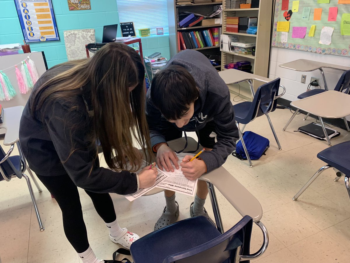 MsEasley1's tweet photo. Find Someone Who Kagan Structure with Prepositions! Students are coaching each other while also getting practice identifying prepositions and prepositional phrases. https://t.co/6s0uTjTks8