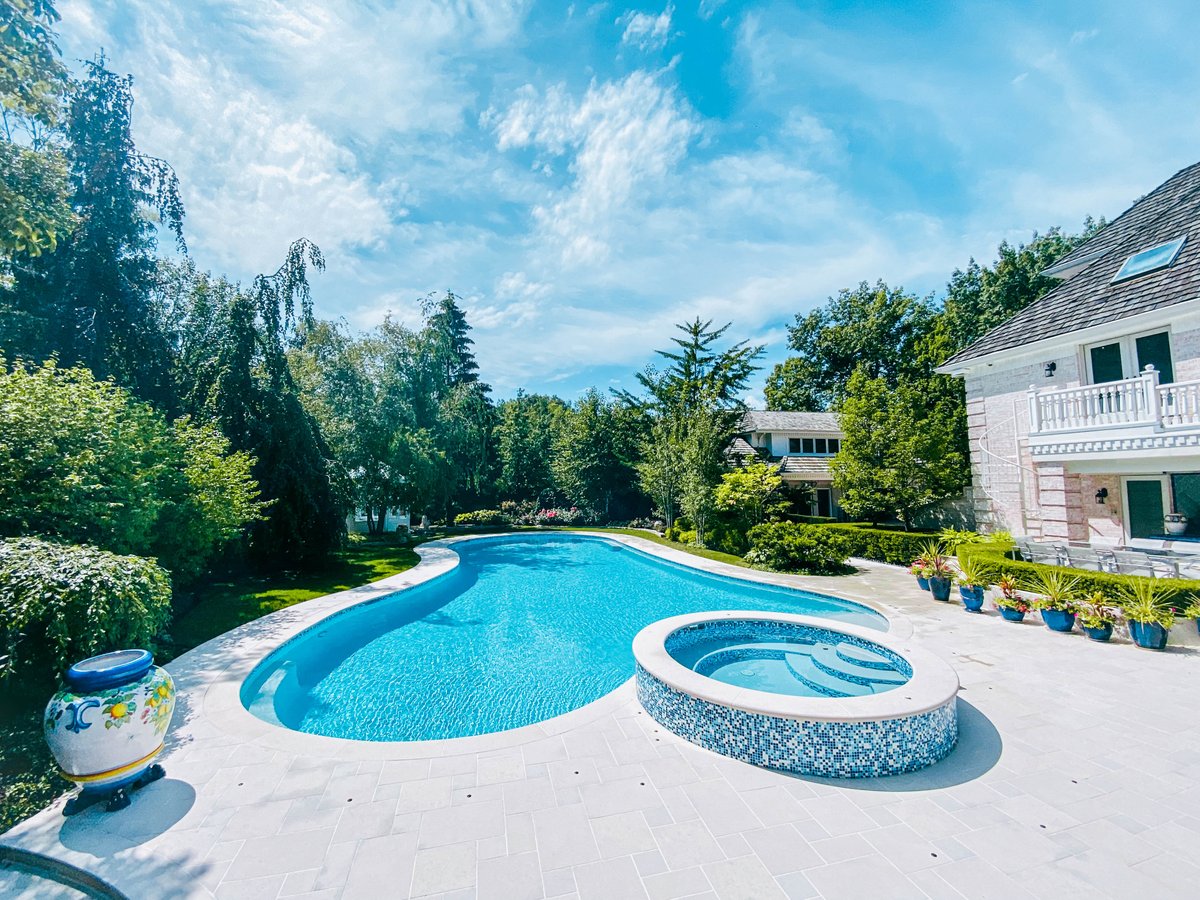 Give your backyard an epic upgrade with a custom designed pool. Create your own perfect paradise with the help of our award-winning designers.