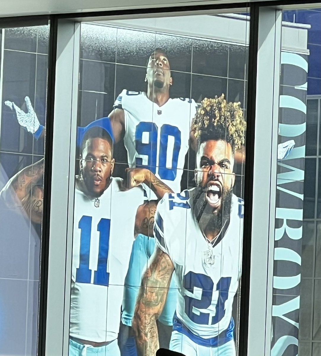 dradamcoffey's tweet photo. One of the best ways to practice #Mindfulness is through engaged exercise. #cowboysfit https://t.co/oM4uMwMY5e