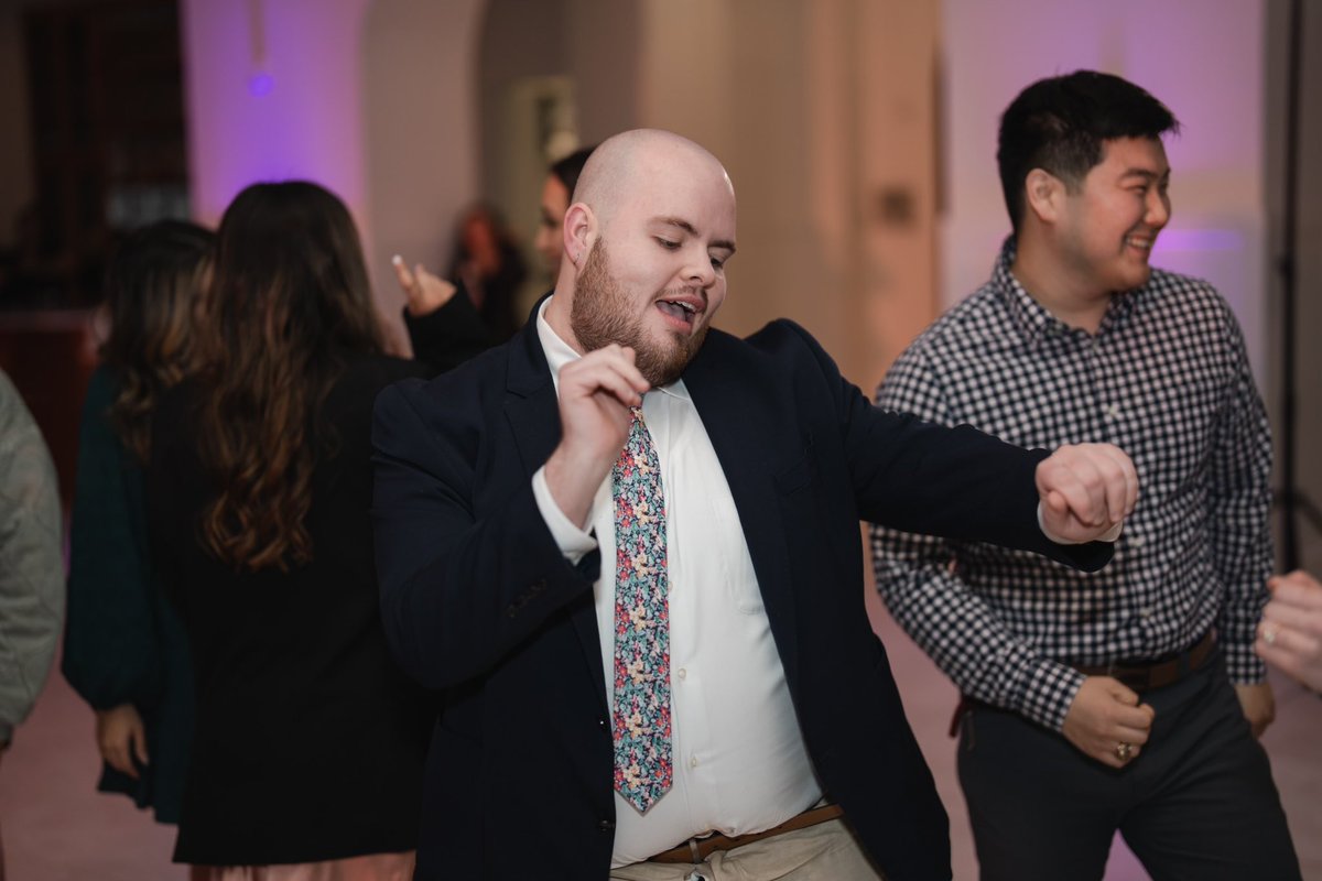 vegaseventgroup's tweet photo. DJ Best knows how to get people on the dance floor! 💃🎶🕺🎵
.
📸: CloudCraftStudios
💒: Preserves @ Canyon Lake
🎧: djjj.vega
.
#djlife #djlifestyle #partywithvegas #vegaseventgroup #vegas #wedding #weddingplanner #sanantonioweddingplanner #texaswedding #weddingparty #hypeman https://t.co/mgqHFfQlvz
