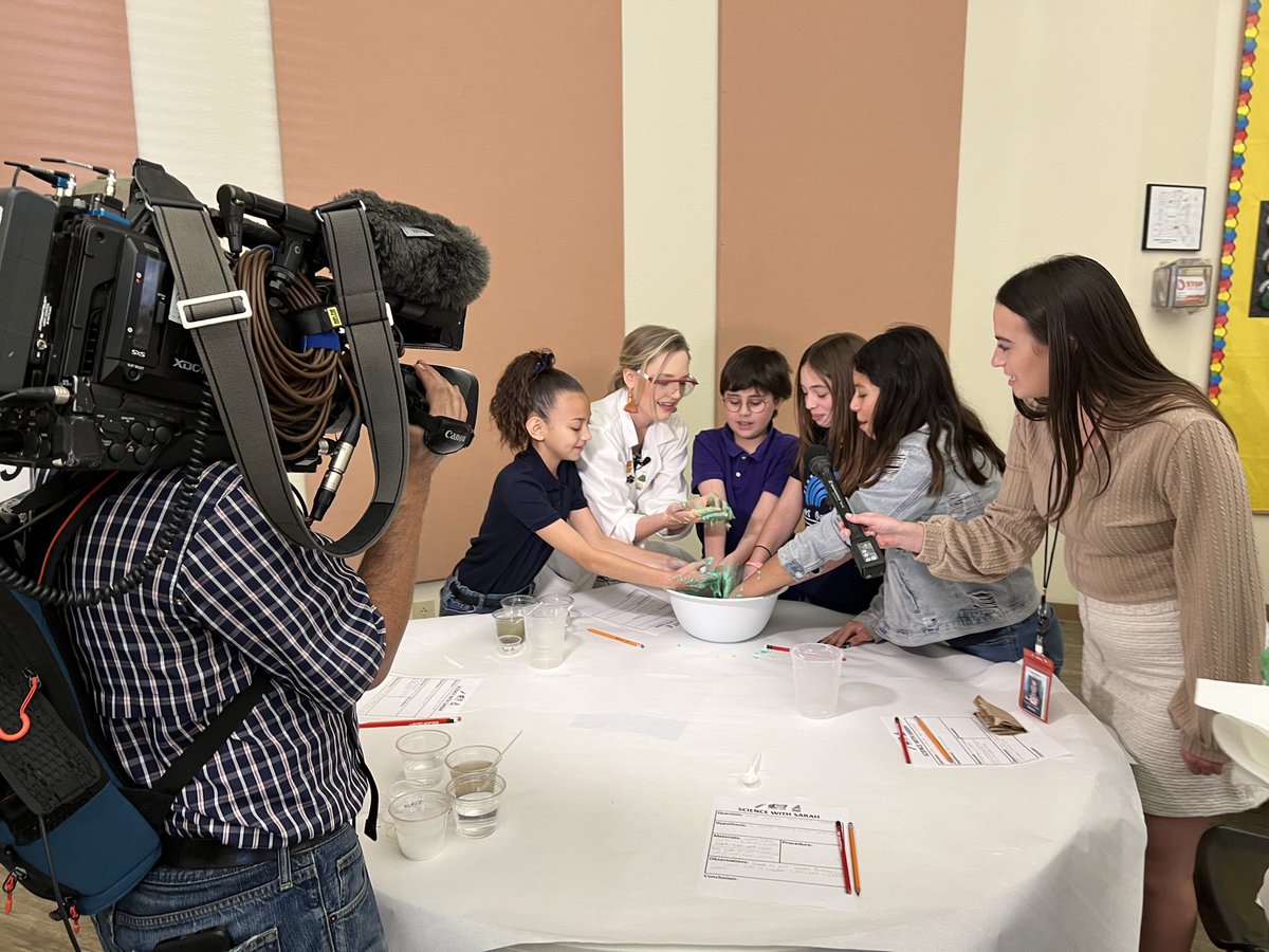 KSATSarahSpivey's tweet photo. #ScienceWithSarah Oobleck Slime
Ever heard of “oobleck?” It’s a slime that exists as both a solid and a liquid, and the 5th graders of #SomersetAcademyOaks had fun making oobleck and learning about solubility!
Check out how to do the experiment here ➡️ https://t.co/mi06reOCZw https://t.co/ra6GvAUjQ0