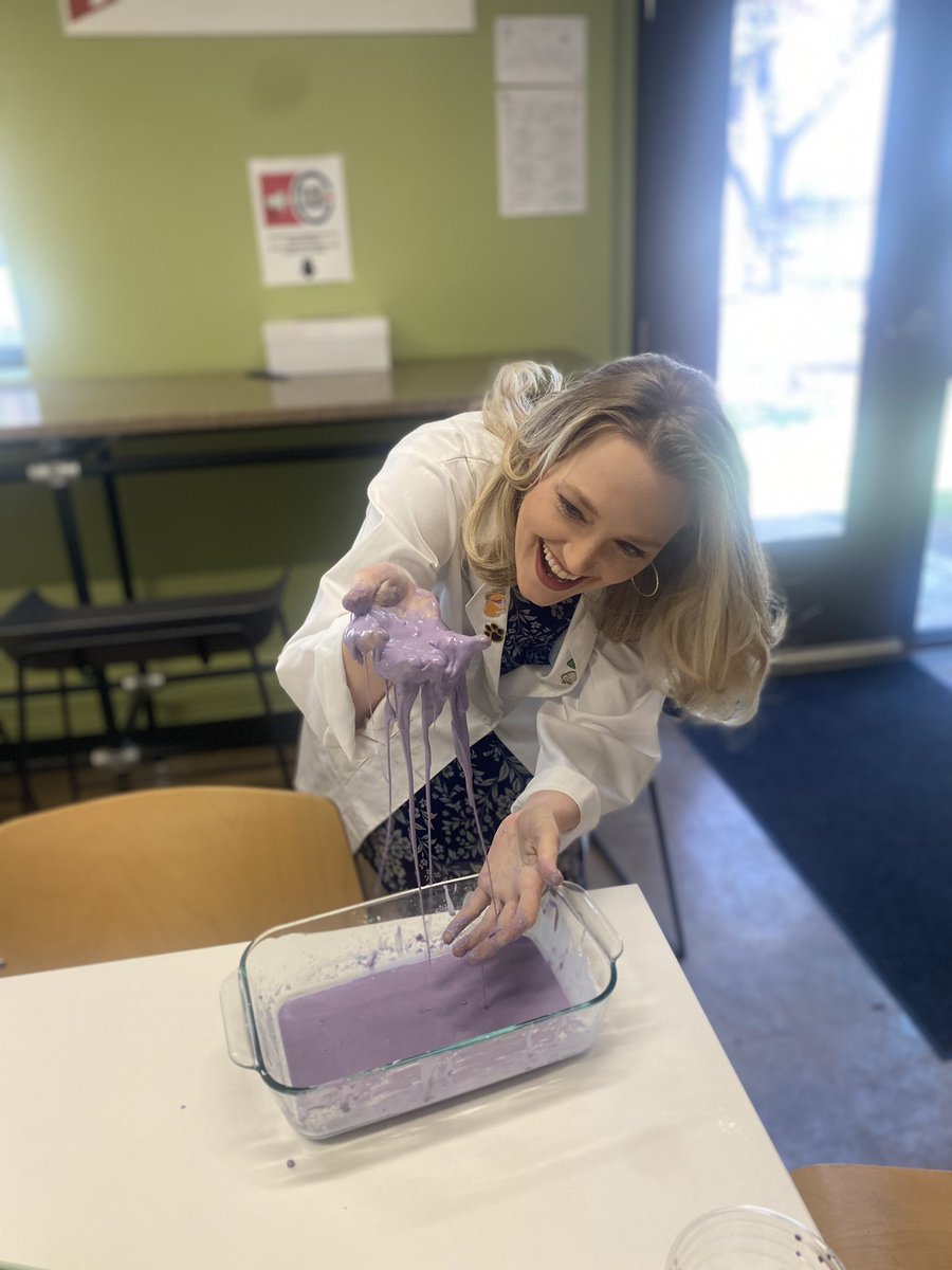 KSATSarahSpivey's tweet photo. #ScienceWithSarah Oobleck Slime
Ever heard of “oobleck?” It’s a slime that exists as both a solid and a liquid, and the 5th graders of #SomersetAcademyOaks had fun making oobleck and learning about solubility!
Check out how to do the experiment here ➡️ https://t.co/mi06reOCZw https://t.co/ra6GvAUjQ0