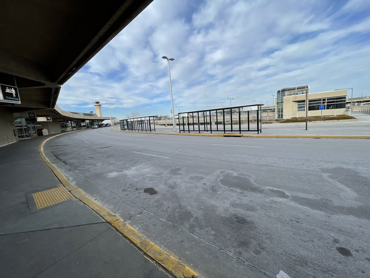 Jonhansen7's tweet photo. Been seeing some memories of the old Kansas City Airport recently.   Said goodbye and took these last night. @KCIAirport https://t.co/06ydwFVnUP