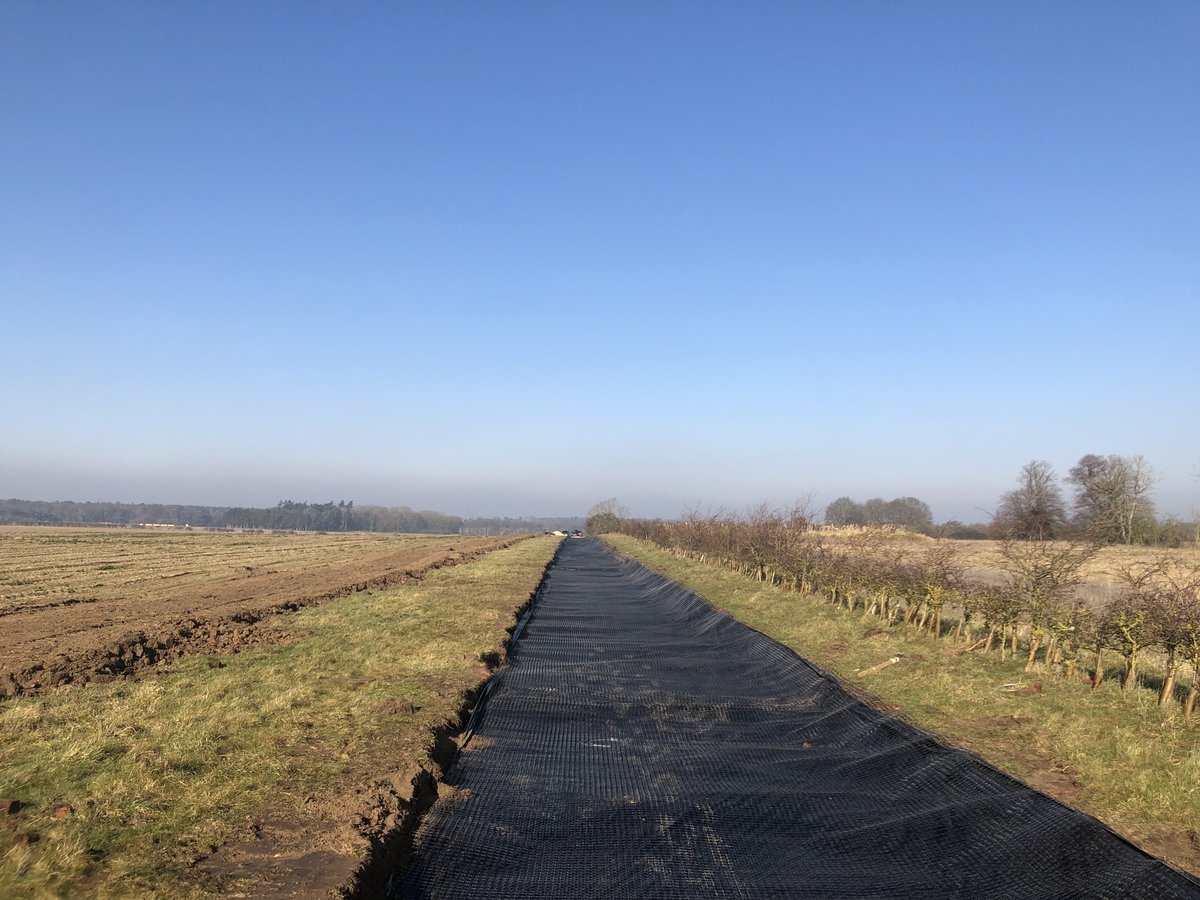 CLSconstruct's tweet photo. It’s great to make a start on a new solar project near Bury St Edmunds. Over 2000m of access road and 3500m2 of compound to construct. #clscivilengineering #clssurvey #clsconstruction #clsdemolition https://t.co/jri8G9bYtX