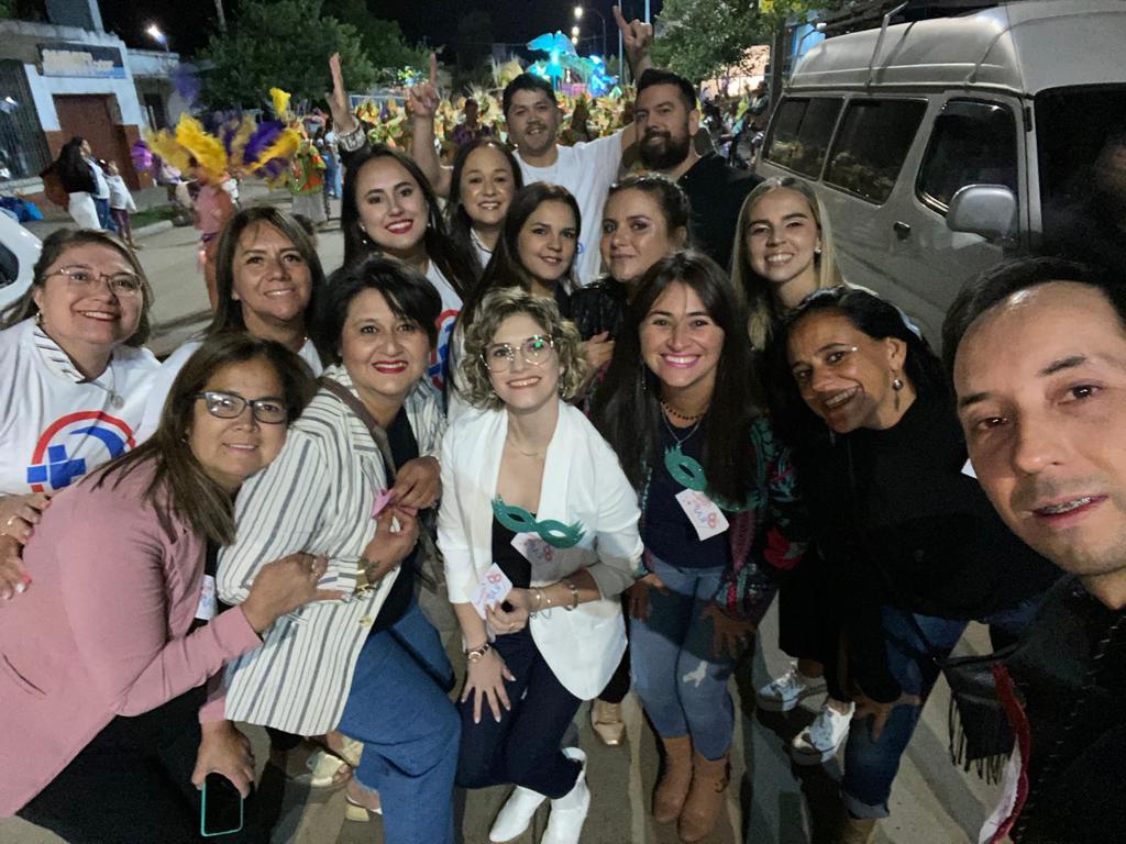ASSEcomunica's tweet photo. Equipos del Centro de Salud de #ASSE y de #GREMEDA trabajaron juntos en las noches del  Carnaval de #BellaUnión, #Artigas
Entregaron preservativos y folletería con el objetivo de concientizar en cuanto a los derechos de salud sexual y reproductiva
#OrgullososDeNuestrosEquipos💪 https://t.co/2Og3hB3eBa