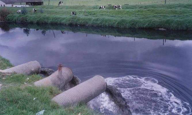 Los ríos están siendo contaminados sobre todo por; la basura, desechos que llegan a las aguas residuales, microorganismos patógenos, productos químicos, la agricultura, deforestación, hidrocarburos, contaminación térmica, desechos peligrosos y vertidos industriales. 
#TecAtlixco