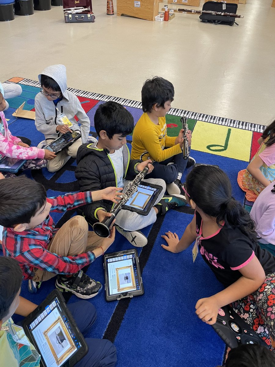 musictreble1's tweet photo. Exploring instruments hands on!  #rjlyear9 @RJLARao @SaucedoPurple1 https://t.co/0gcSTvAtzy