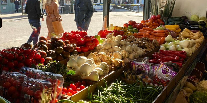 southernspaceuk's tweet photo. Local produce done right 🥒

Figs and Grain is a hub for fresh and artisanal produce, from locally brewed craft beer to non-GMO fruit and veg 🍅

Stop by for a kombucha. A 20-minute walk from #CornerPlace, #Bethnal Green: https://t.co/sQQ6ln6mhh

#SouthernSpace #SouthernHousing https://t.co/aMSz6qWbNc