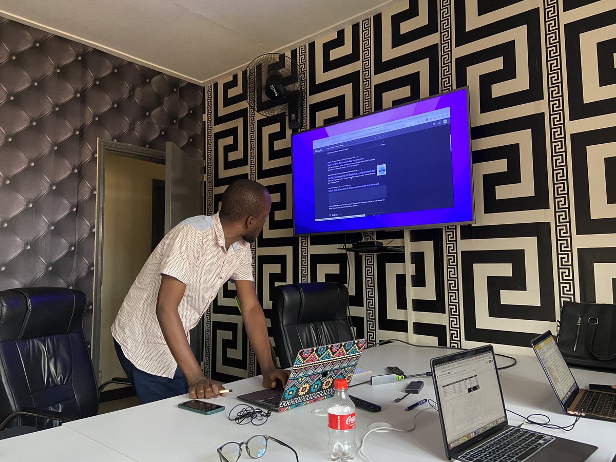 TROImedia's tweet photo. The greatest resource for learning is our colleagues😃 

Our very own Guru, Elvis took the digital team through SEO💻. 

#WeAreTROI #TROIJANS https://t.co/X5HhmkiEbp