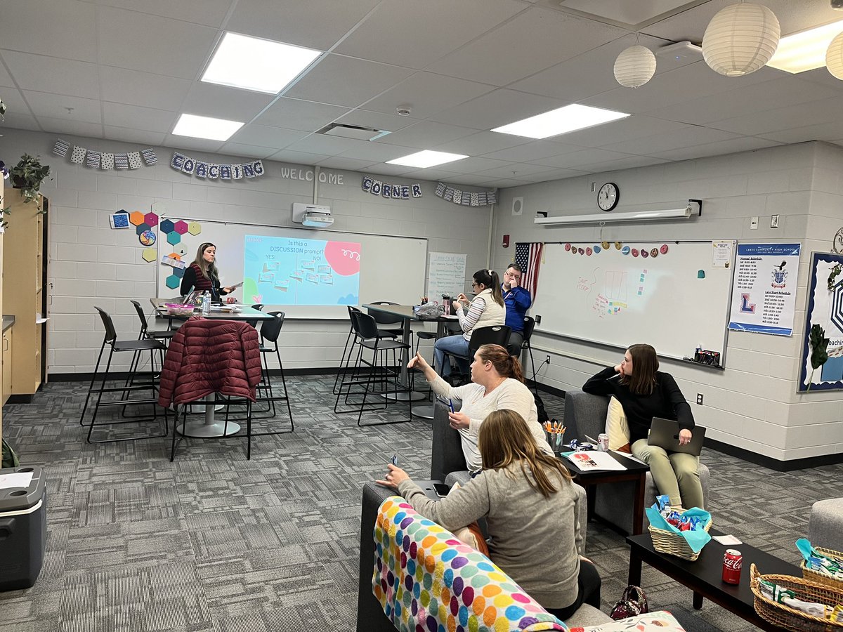 LCHSCoCorner's tweet photo. Come join us in the Coaching Corner for great discussions on… Discussions! @LakesEagles @sliarakos7 @JeffFeucht https://t.co/PxF566VFsQ