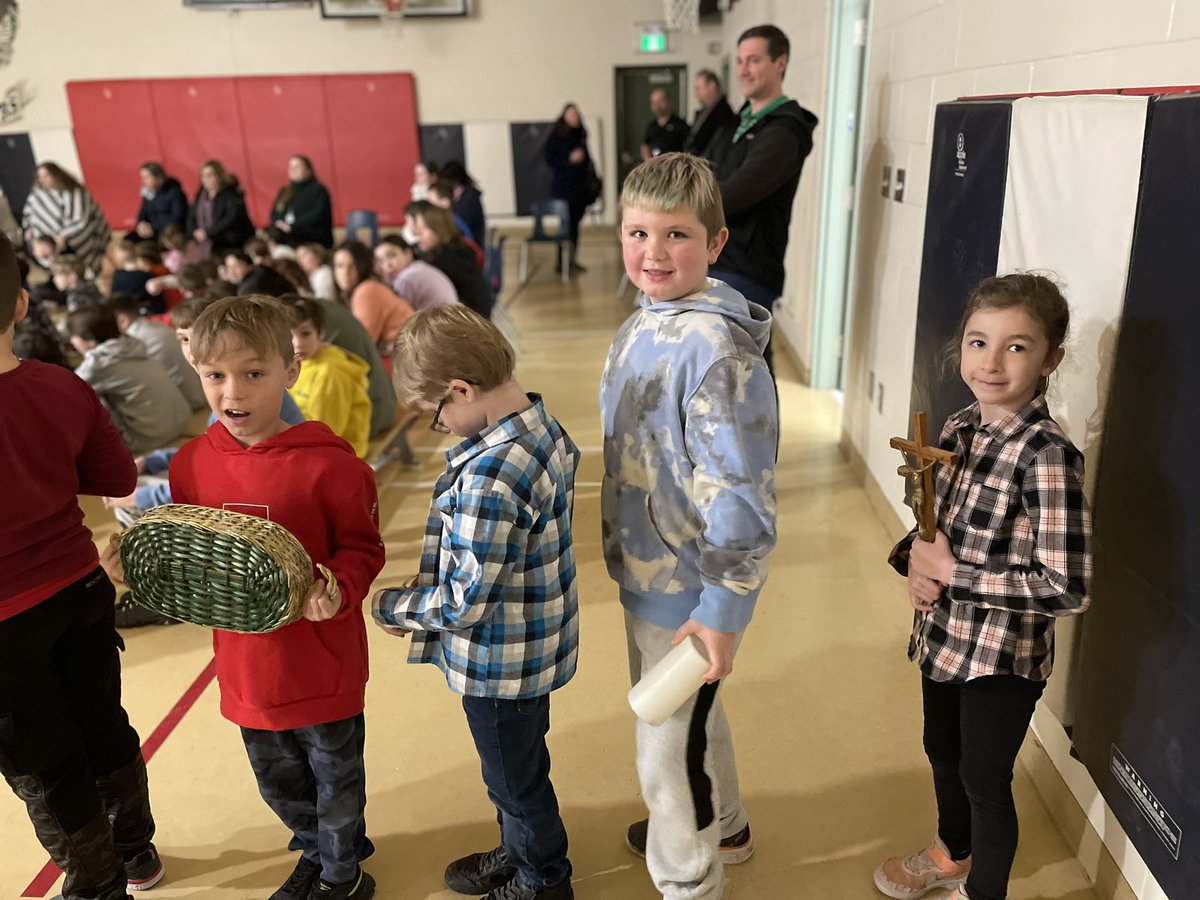 Thank you to Mrs. Mendonca’s Grade 2/3 class for leading us in a beautiful #AshWednesday2023 Liturgy this morning. @SVDPStrathroy @LDCSB #Lent2023 #prayfastgive