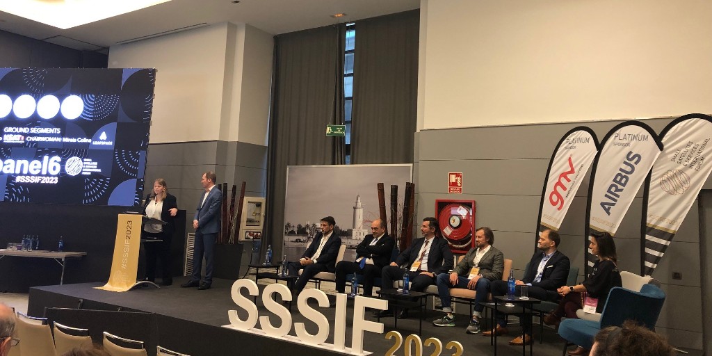infoGMV_es's tweet photo. ¡Hoy ha sido un día completo en #SSSIF23!
Nuestros compañeros, Miguel Ángel Molina y Mariella Graziano han participado en los paneles 4, 6 y 8.
🛰️ Recuerda que te esperamos en el stand #A08 para que conozcas todas nuestras soluciones
#Espacio https://t.co/lbKSPunYuX