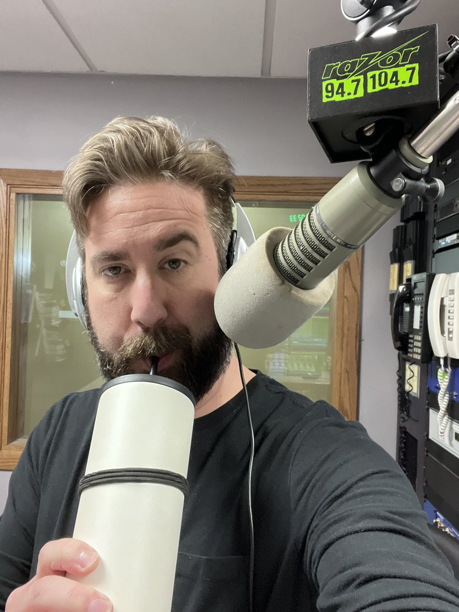 cuttermedia's tweet photo. Filling in on @RazorWisconsin again today and tomorrow. Weather sucks, music doesn’t. #iamrazor https://t.co/F83DUWfPa5
