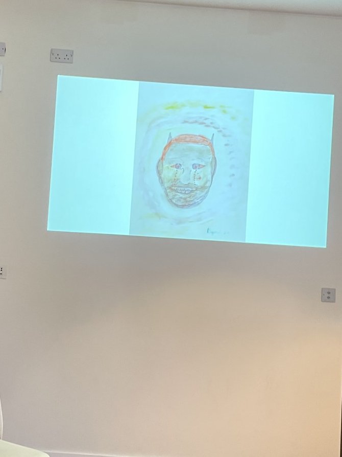 Bethlem_Gallery's tweet photo. The last presentation was by #BethlemArtist #Barrington.
Barrington draws and paints birds and fishes to represent freedom and has "painted day and night for 20 years". He's now moved onto portraiture, and specialises in watercolour.
#ShareArtDay
https://t.co/4yuffVQKQ9 https://t.co/hMctArHaaD