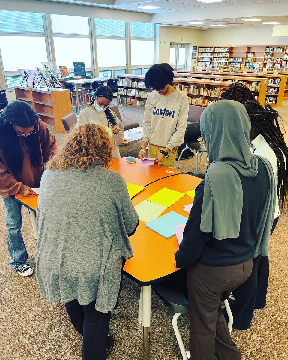 Emily Reilly tweet media