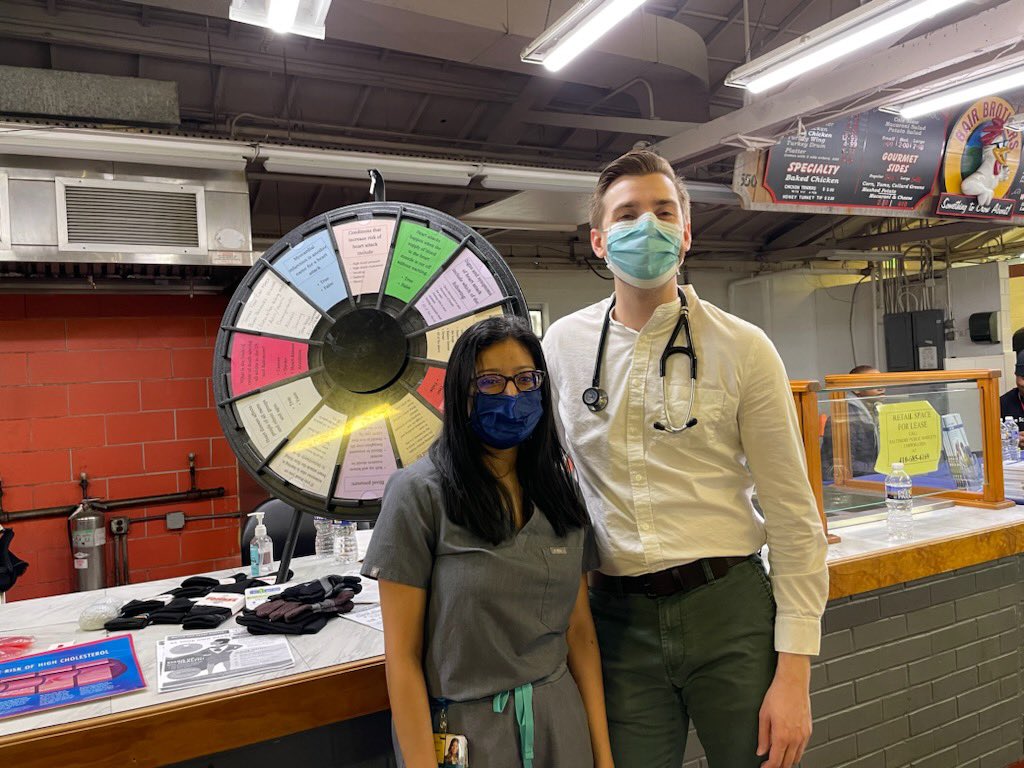lochanshahmd's tweet photo. Great morning of community health at the Northeast Market with the Day at the Market Program &amp; @its_doctor_matt 🙂 @BayviewMedicine https://t.co/Crqjb8d8eM