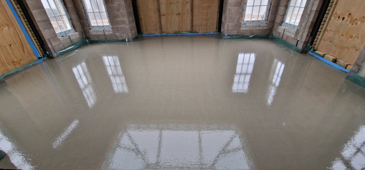Floscreed's tweet photo. A return trip to Raglan and fast drying liquid screed was laid over UFH (by others) to an orangery.

#repeatwork  #fastdryscreed https://t.co/kGOb2C48nx