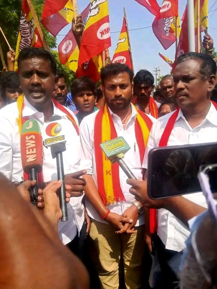 Karthic53888939's tweet image. உங்கள் சின்னம் கப்பல்
உங்கள் வெற்றி வேட்பாளர் M.N.B.ராஜா அவர்கள்
#வெள்ளாளர்_முன்னேற்ற_கழகம்
#VMK_Party
#VoteFor_MNBRaja_ErodeEast